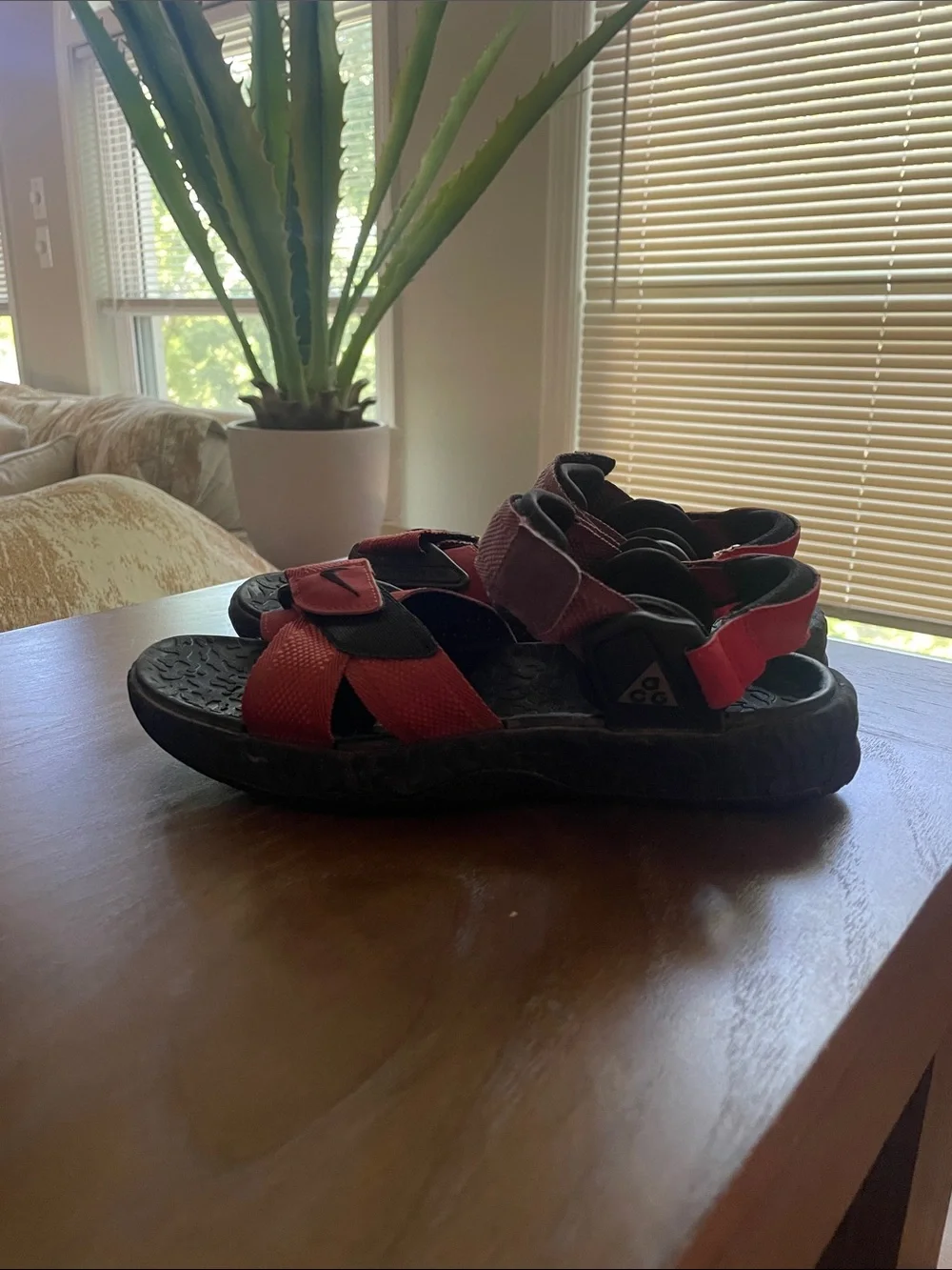 Nike Kids Red and Black Hook-and-Loop Sport Sandals